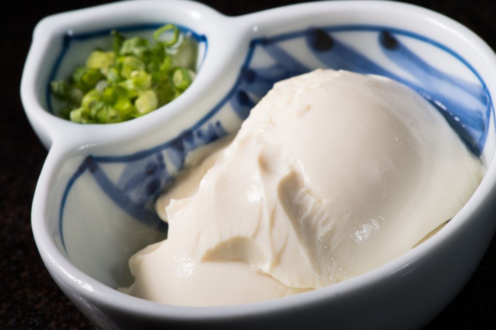 豆腐や豆乳には皮脂分泌を減らすイソフラボンが豊富！